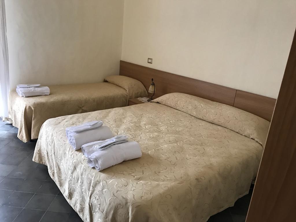 Hotel Il Campanile à Vizzini Extérieur photo