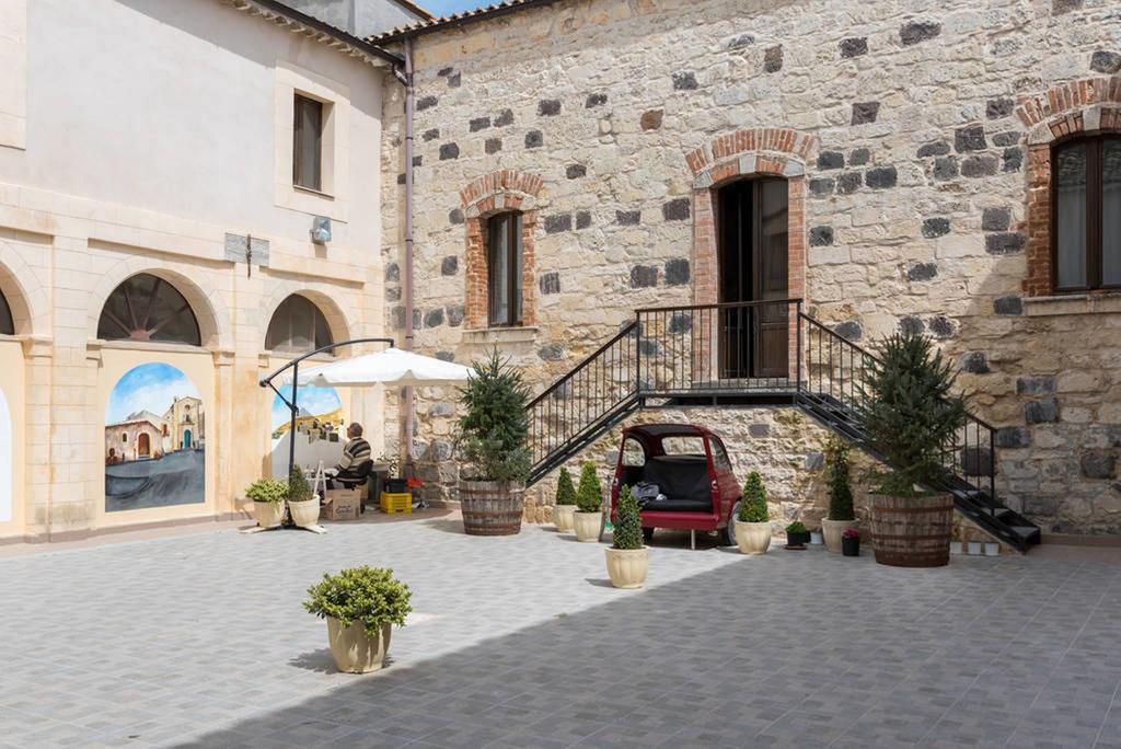 Hotel Il Campanile à Vizzini Extérieur photo